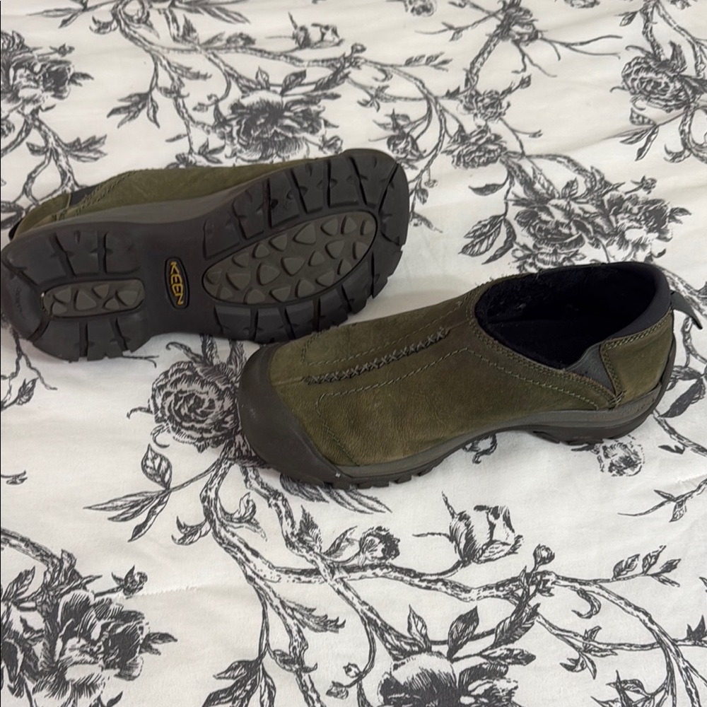KEEN Men's Green Slip-On Shoes